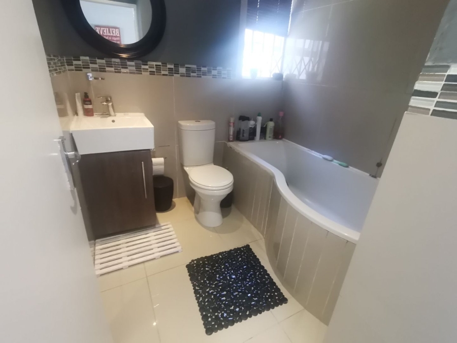 2 Bedroom Property for Sale in Fairview Eastern Cape
